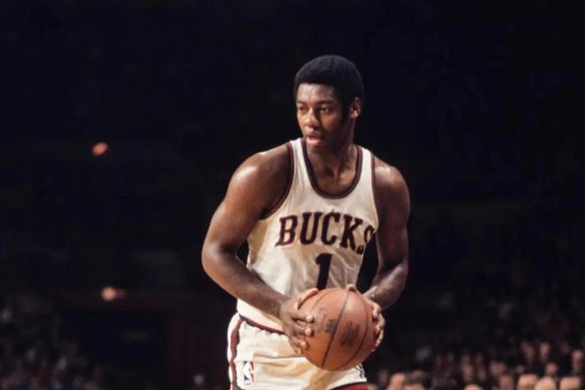 哪怕不算欧国联、阿拉冠级别的冠军！梅西的冠军数都多于决赛数！