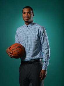 国安更显疲 国安更显疲