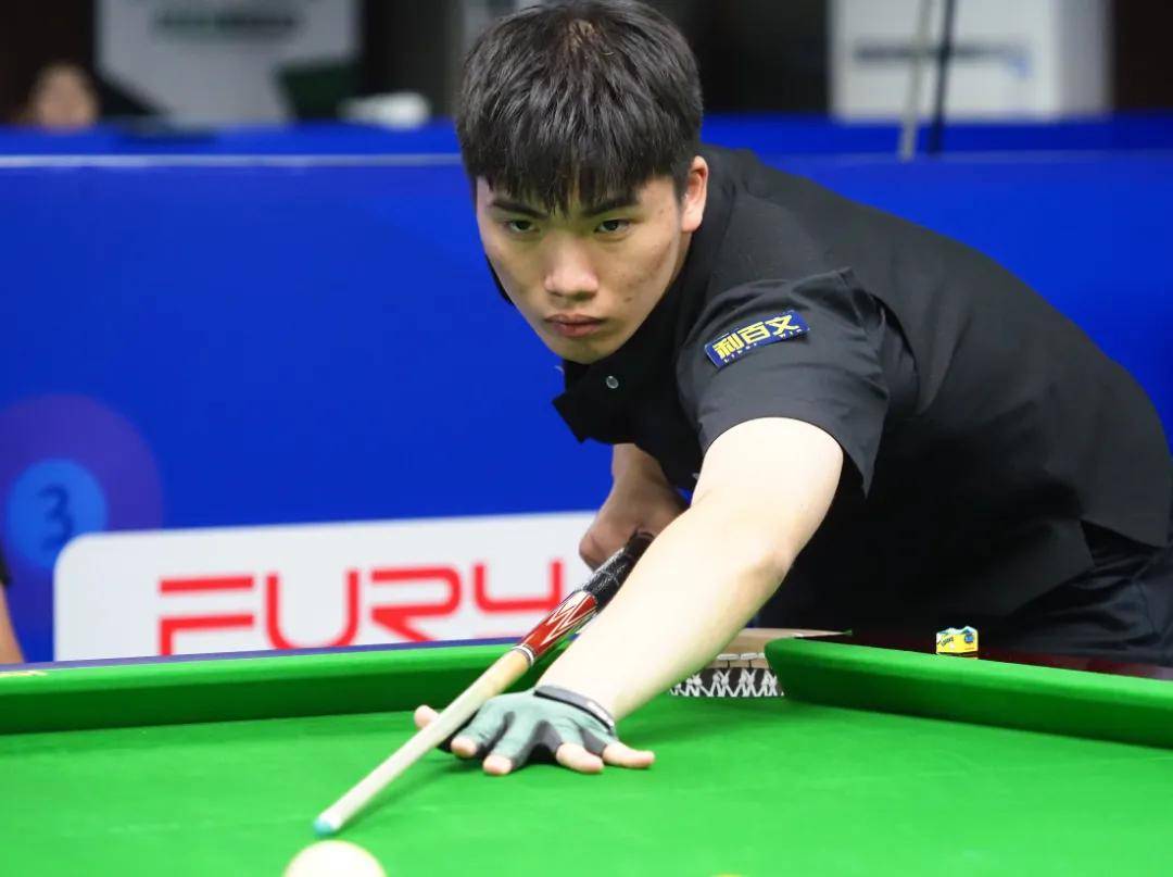 蓝战袍走上 蓝战袍走上